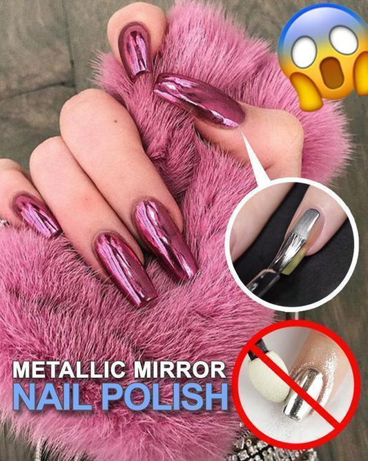 Glamoureuze metallic spiegelende nagellak uit 2023