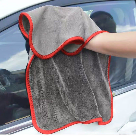 Praktisch cadeau voor in de auto! Absorberende handdoek om de auto droog te houden.